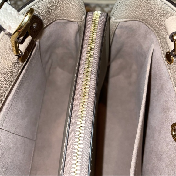 Louis Vuitton Montaigne BB Bicolor Mono Empreinte - Picture 11 of 16